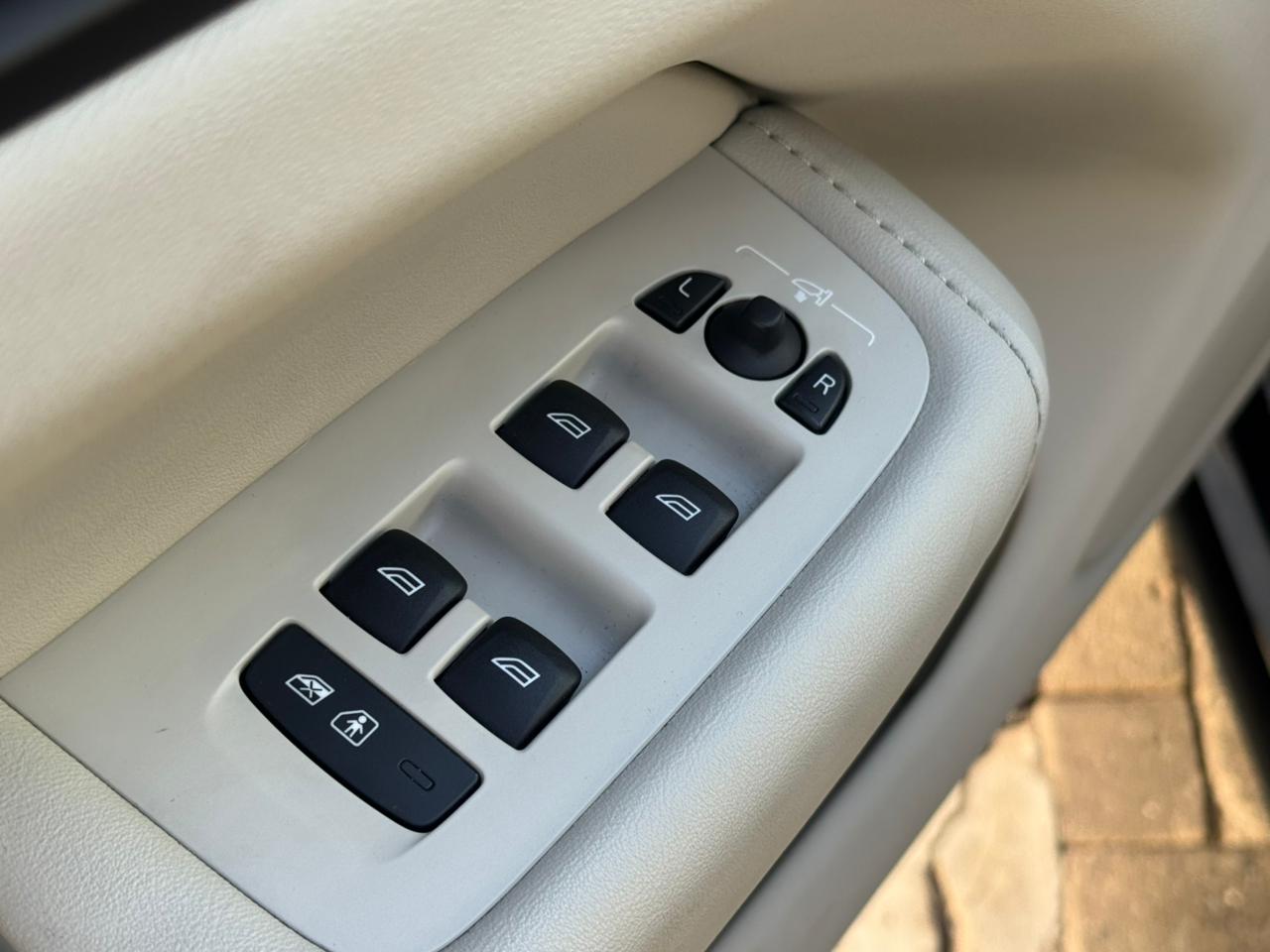 Volvo-XC 60-XC 60 T-8 Ultimate 2.0 AWD (Híbrido)