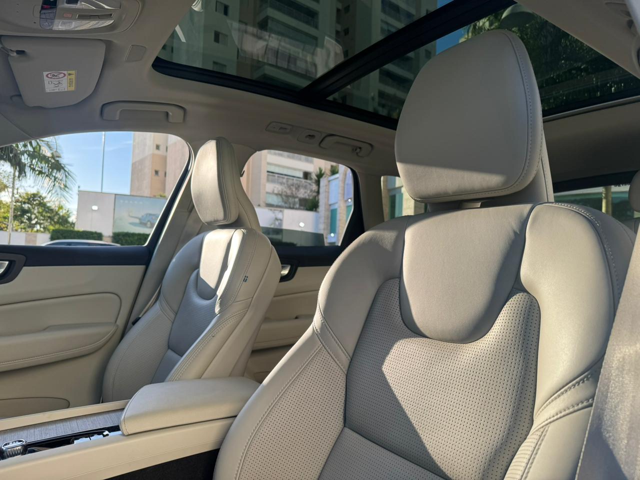Volvo-XC 60-XC 60 T-8 Ultimate 2.0 AWD (Híbrido)