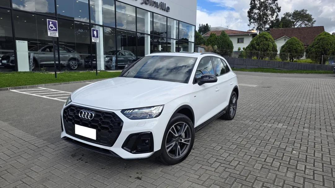 audi q5 perf. black 2.0 tfsie s.tr. qt (hib.)