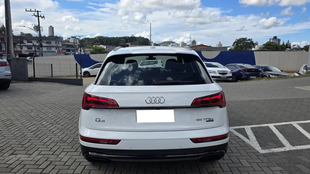 audi q5 q5 perf. black 2.0 tfsie s.tr. qt (hib.)