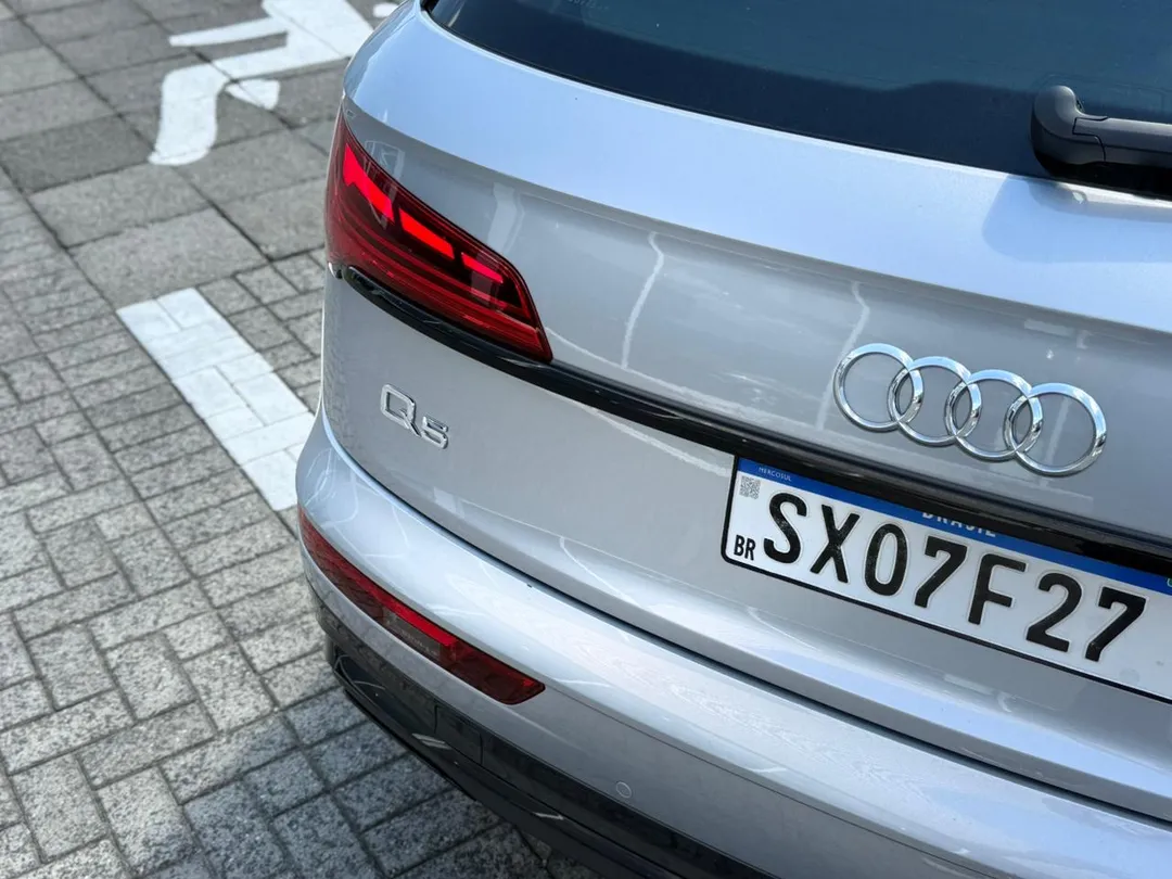 audi q5 q5 perf. black 2.0 tfsie s.tr. qt (hib.)
