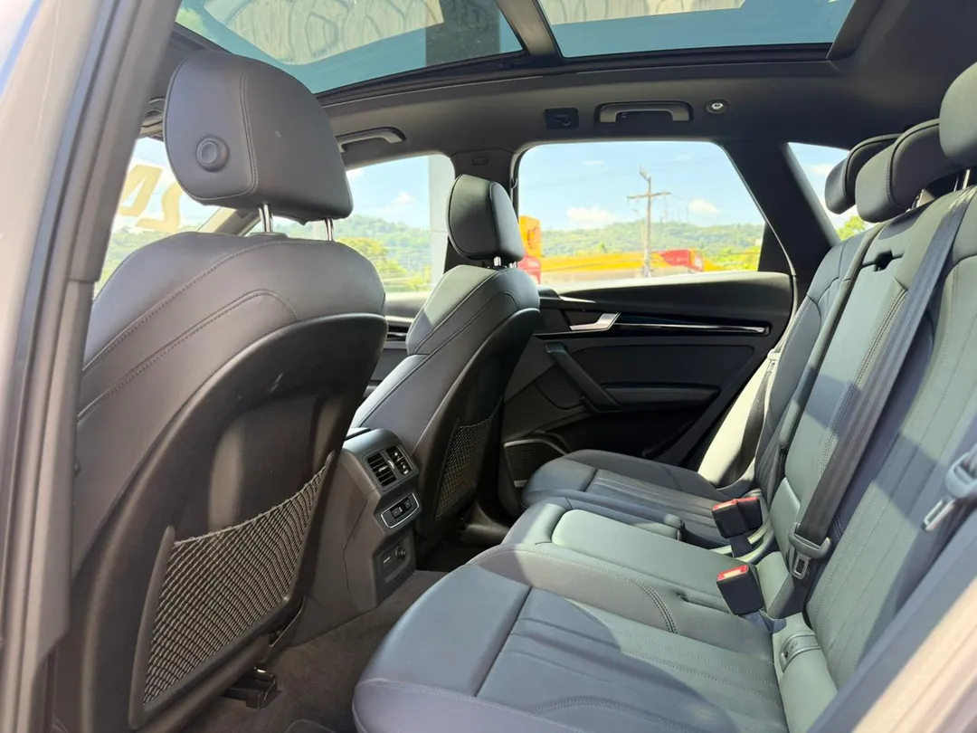 audi q5 q5 perf. black 2.0 tfsie s.tr. qt (hib.)