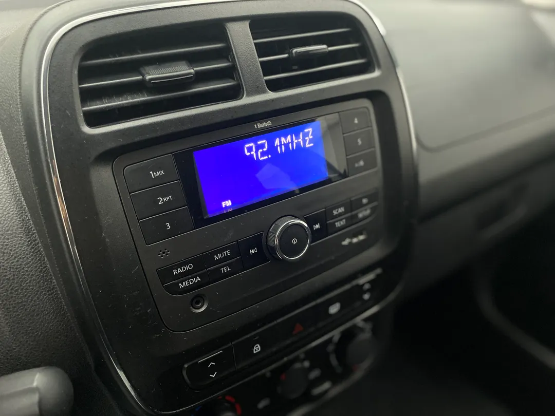renault kwid kwid zen 1.0 flex 12v 5p mec.