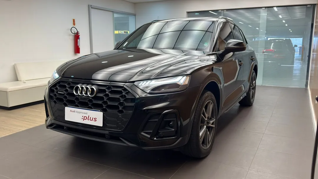 audi q5 perf. black 2.0 tfsie s.tr. qt (hib.)