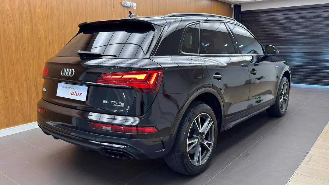 audi q5 q5 perf. black 2.0 tfsie s.tr. qt (hib.)