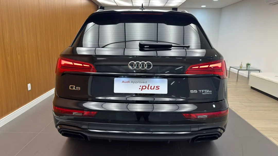 audi q5 q5 perf. black 2.0 tfsie s.tr. qt (hib.)