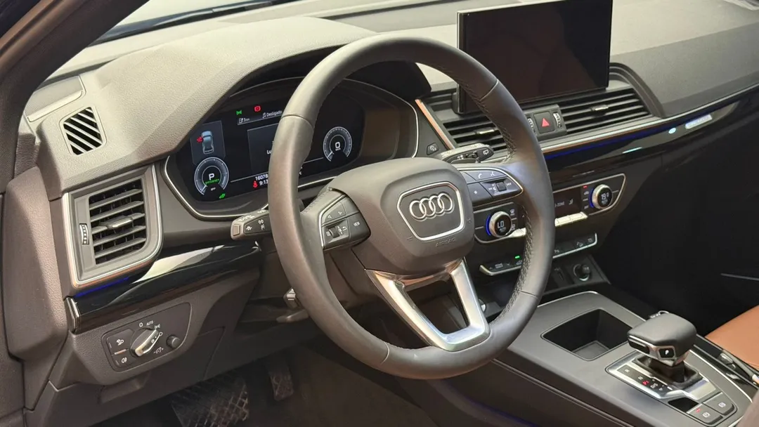 audi q5 q5 perf. black 2.0 tfsie s.tr. qt (hib.)