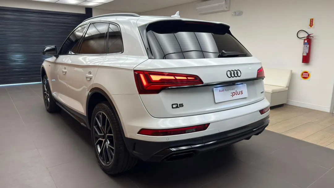 audi q5 q5 s-line black 2.0 tfsi quat. s-tronic