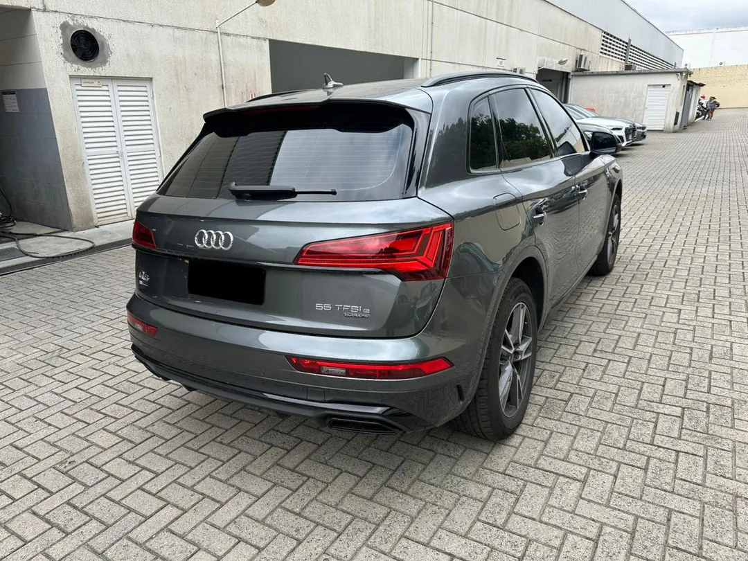 audi q5 q5 perf. black 2.0 tfsie s.tr. qt (hib.)