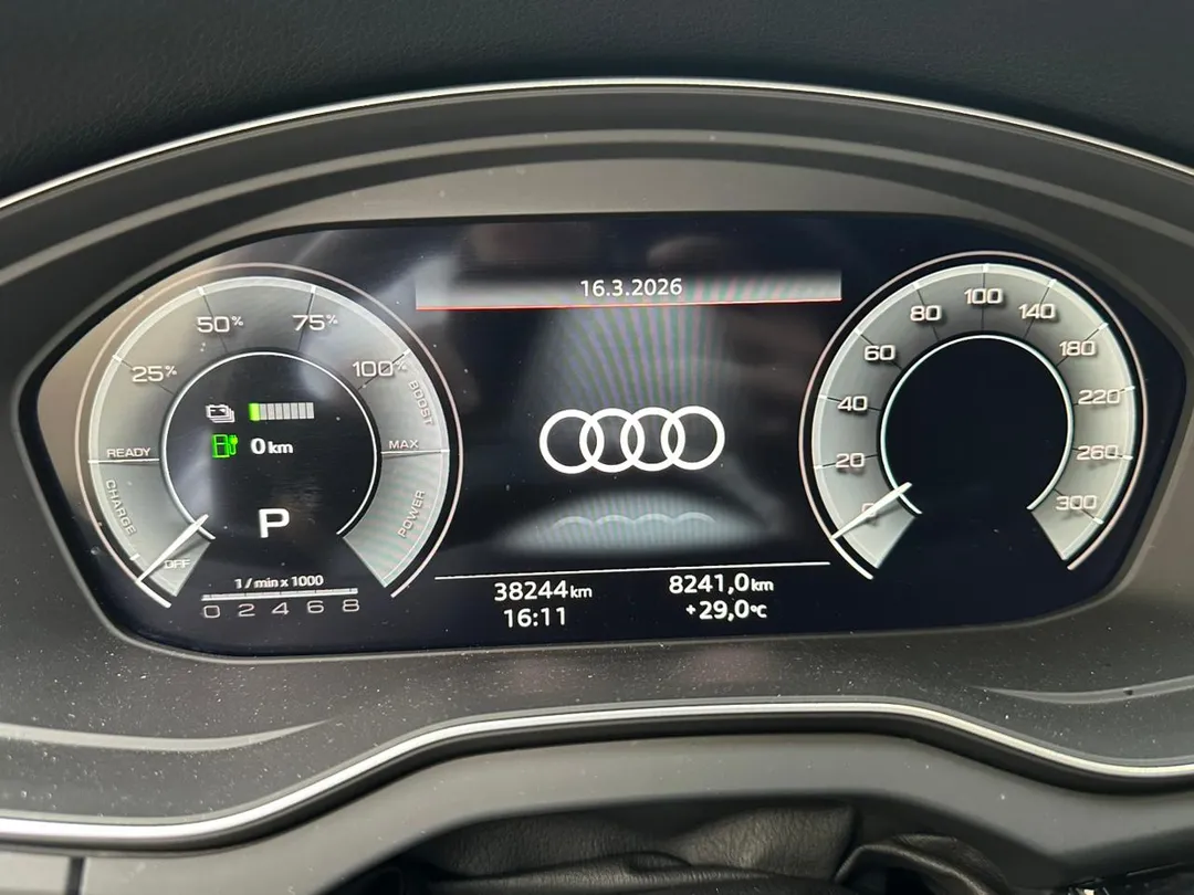 audi q5 q5 perf. black 2.0 tfsie s.tr. qt (hib.)