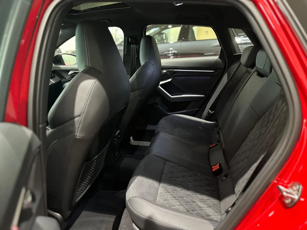 audi a3 a3 sportb. performance black 2.0 s-tron.