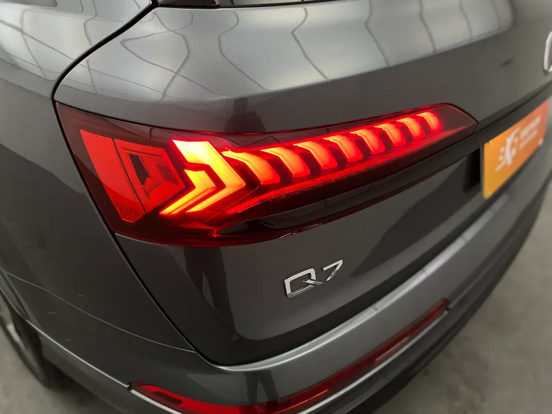 audi q7 q7 3.0 v6 tfsi  quat.tip.5p/ perf.(hib.)