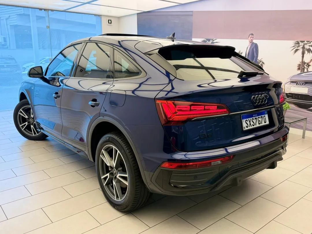 audi q5 q5 sb p black. 2.0 tfsie s.tr. qt (hib.)