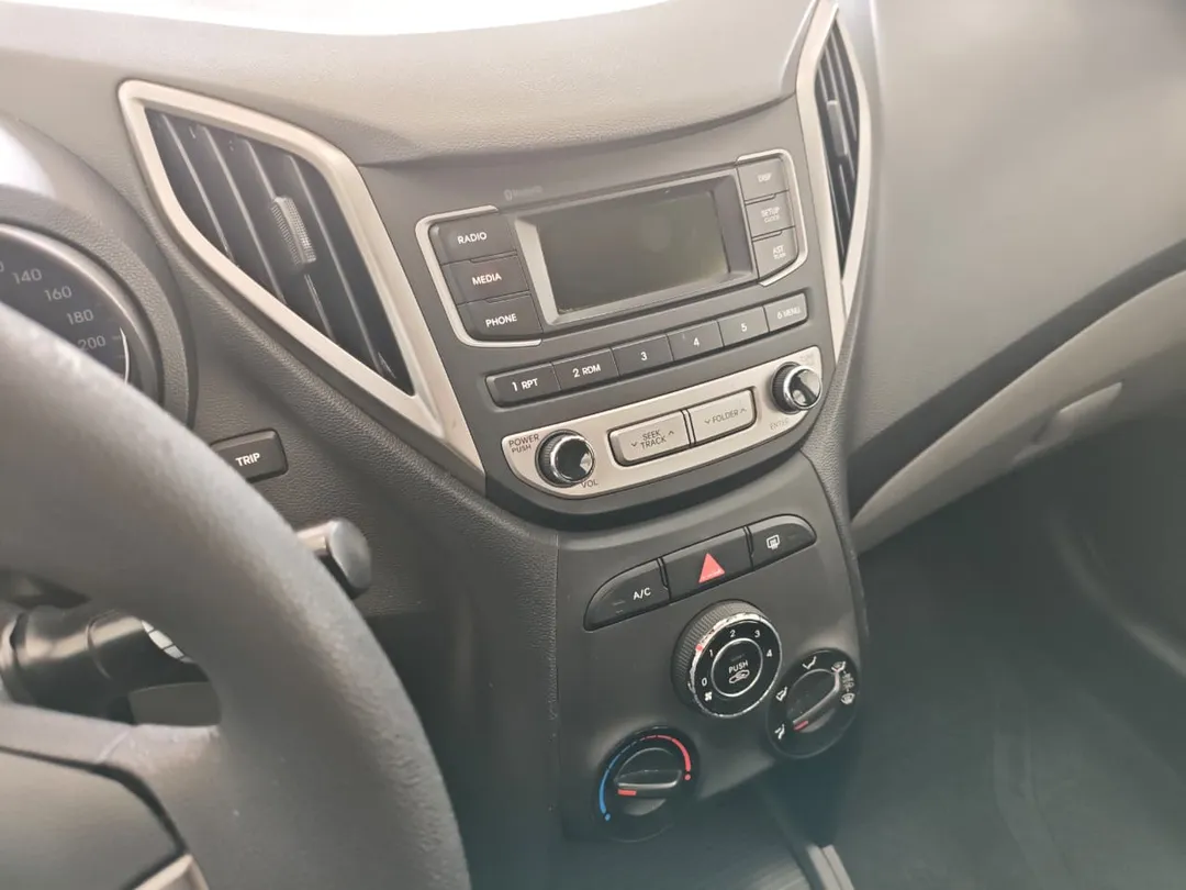 hyundai hb20s hb20s c.plus/c.style1.0 flex 12v mec. 4p
