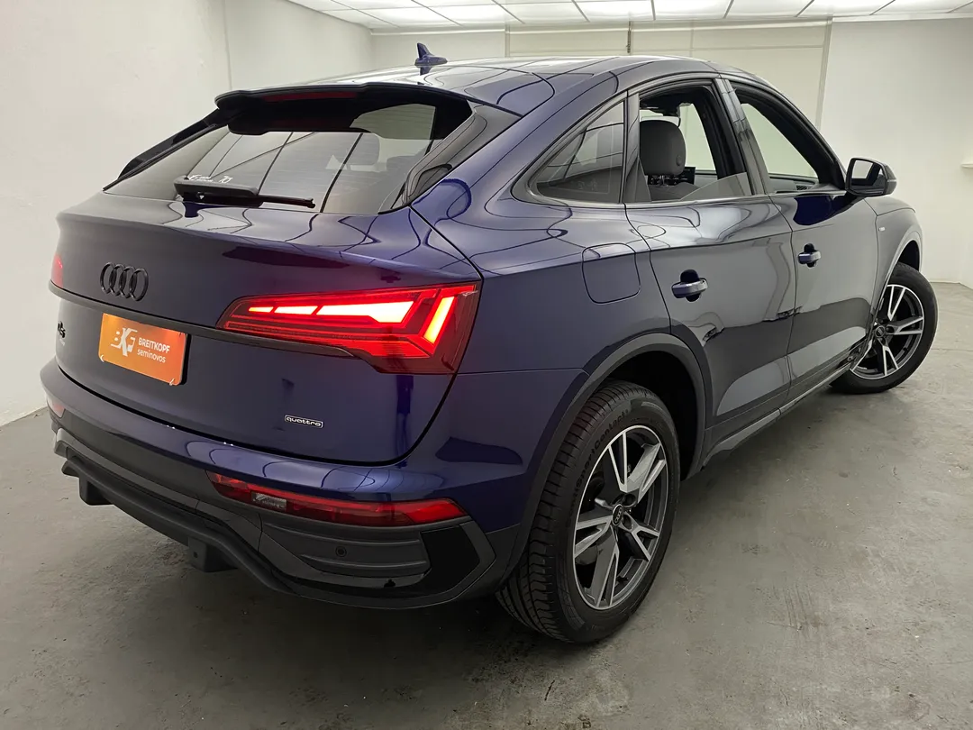 audi q5 q5 sb p black. 2.0 tfsie s.tr. qt (hib.)