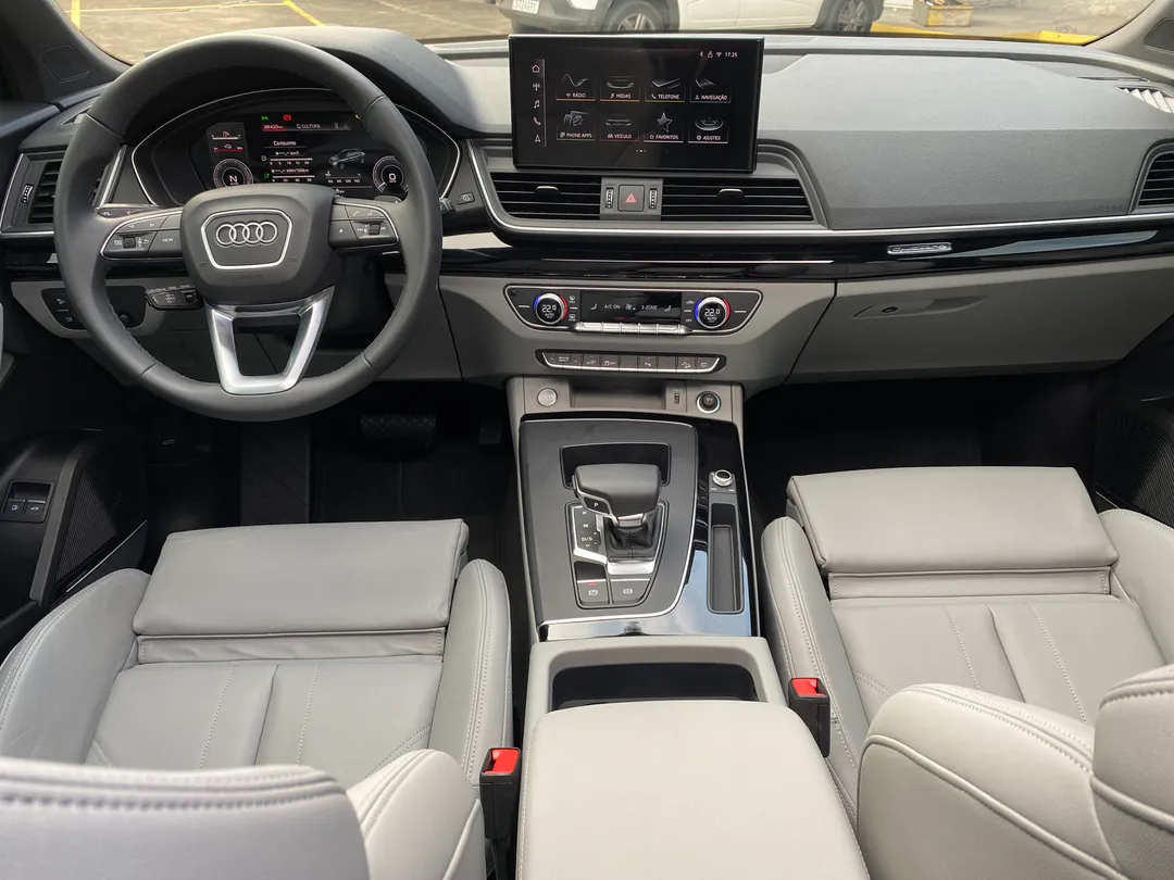 audi q5 q5 sb p black. 2.0 tfsie s.tr. qt (hib.)