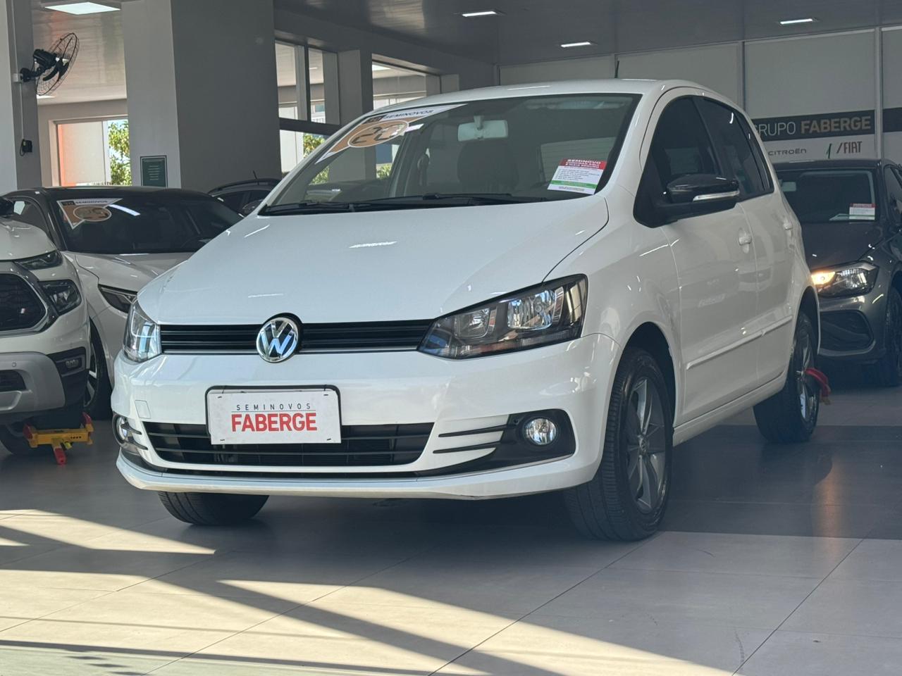 Volkswagen-Fox-Fox Connect 1.6 Flex 8V 5p