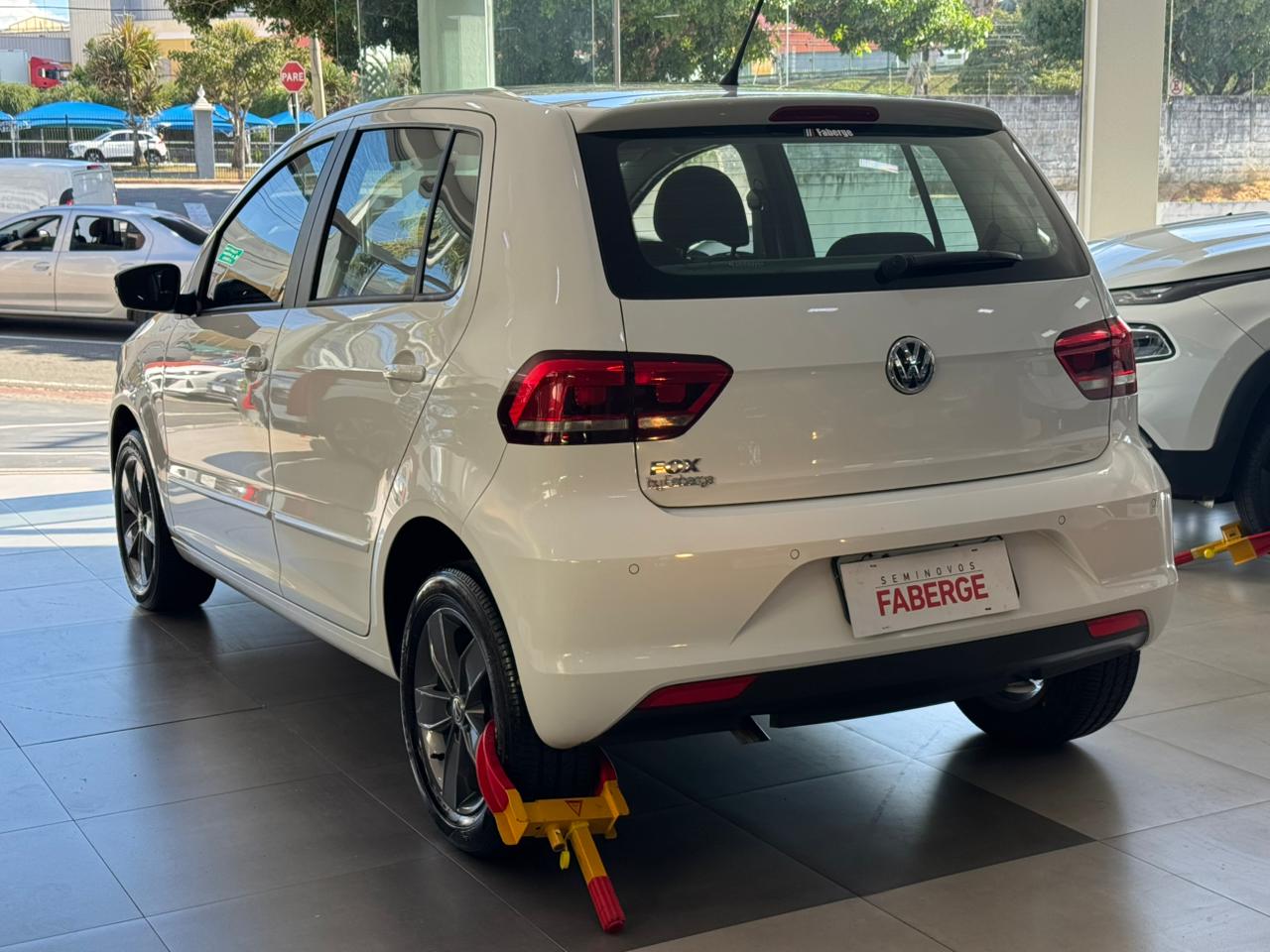 Volkswagen-Fox-Fox Connect 1.6 Flex 8V 5p