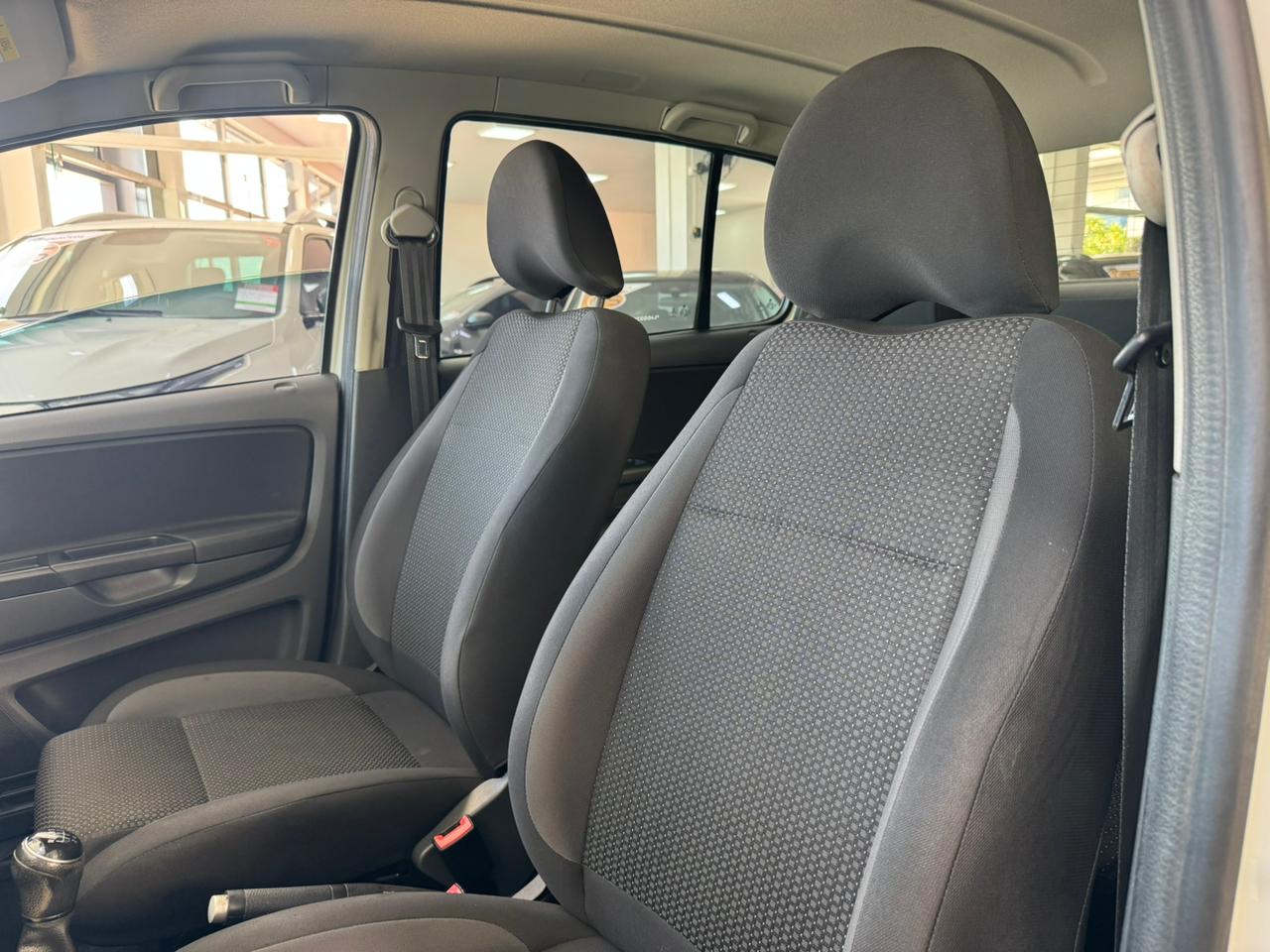 Volkswagen-Fox-Fox Connect 1.6 Flex 8V 5p