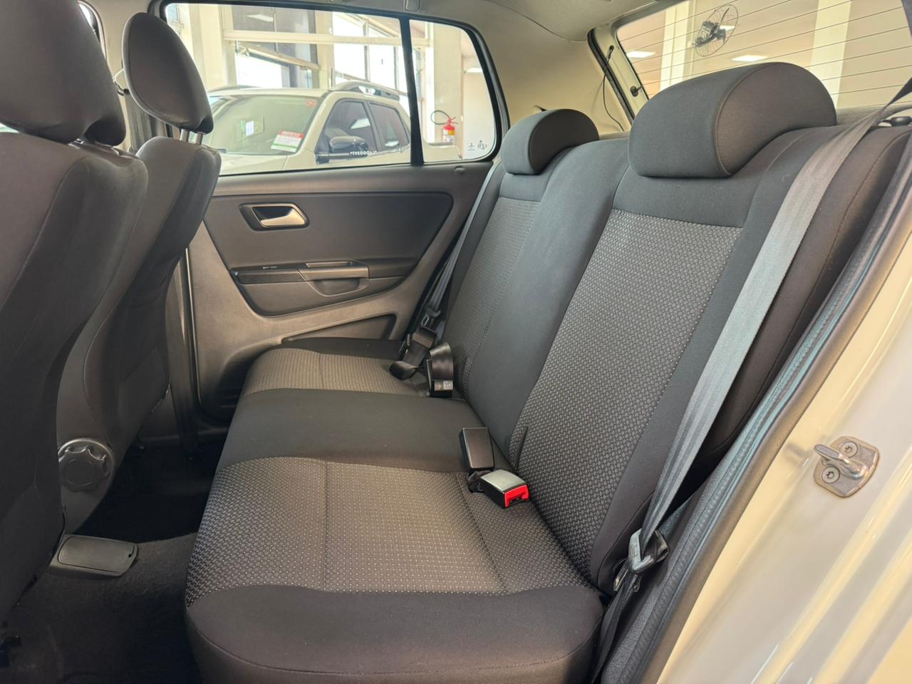Volkswagen-Fox-Fox Connect 1.6 Flex 8V 5p