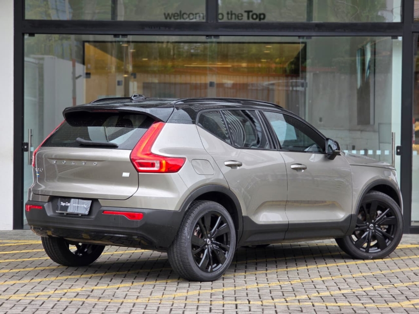 Volvo-XC40-1.5 T5 RECHARGE R-DESIGN GEARTRONIC