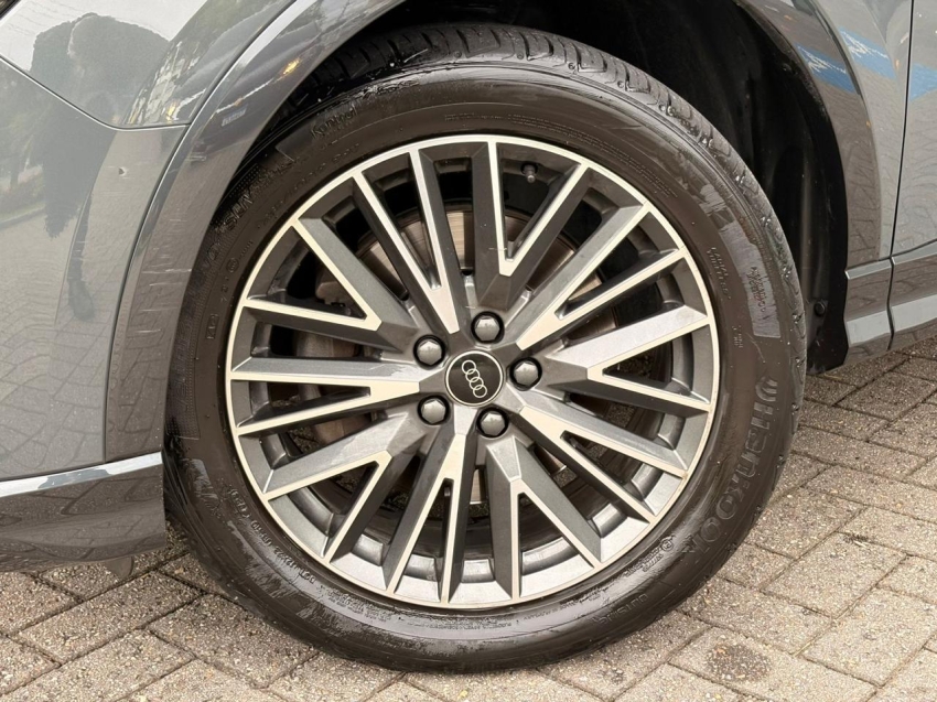 Audi-Q3-2.0 40 TFSI GASOLINA PERFORMANCE BLACK QUATTRO TIPTRONIC