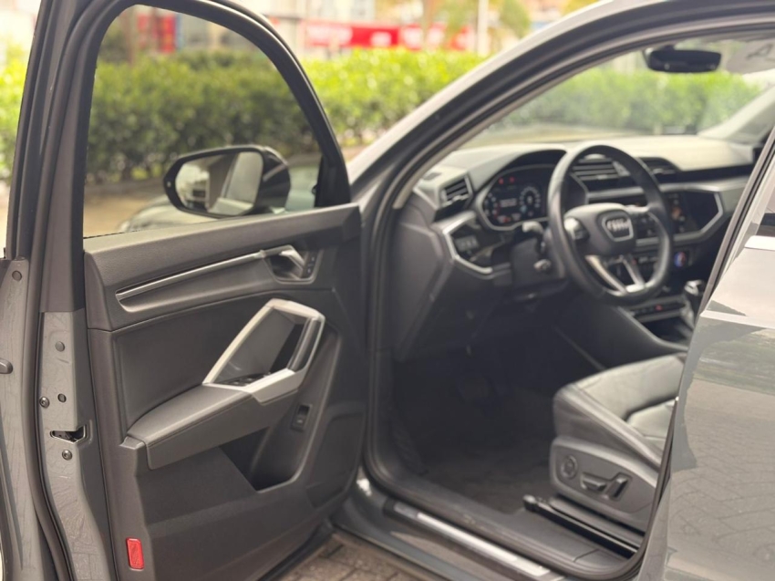 Audi-Q3-2.0 40 TFSI GASOLINA PERFORMANCE BLACK QUATTRO TIPTRONIC
