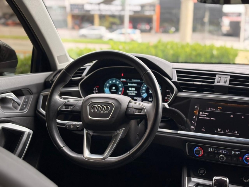 Audi-Q3-2.0 40 TFSI GASOLINA PERFORMANCE BLACK QUATTRO TIPTRONIC