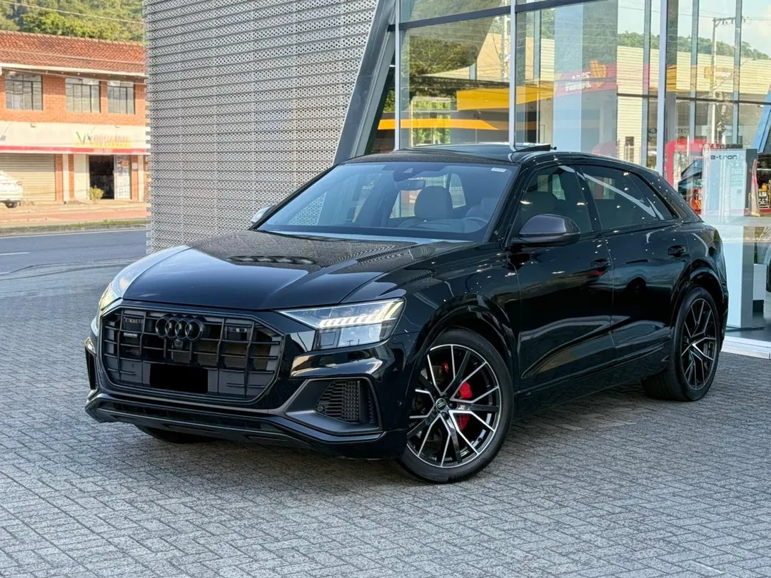 audi q8 q8 perf.black 3.0 tfsi quat. s-tr/(hib.)