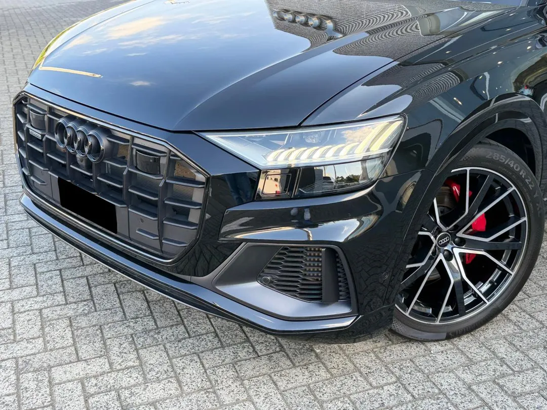 audi q8 q8 perf.black 3.0 tfsi quat. s-tr/(hib.)