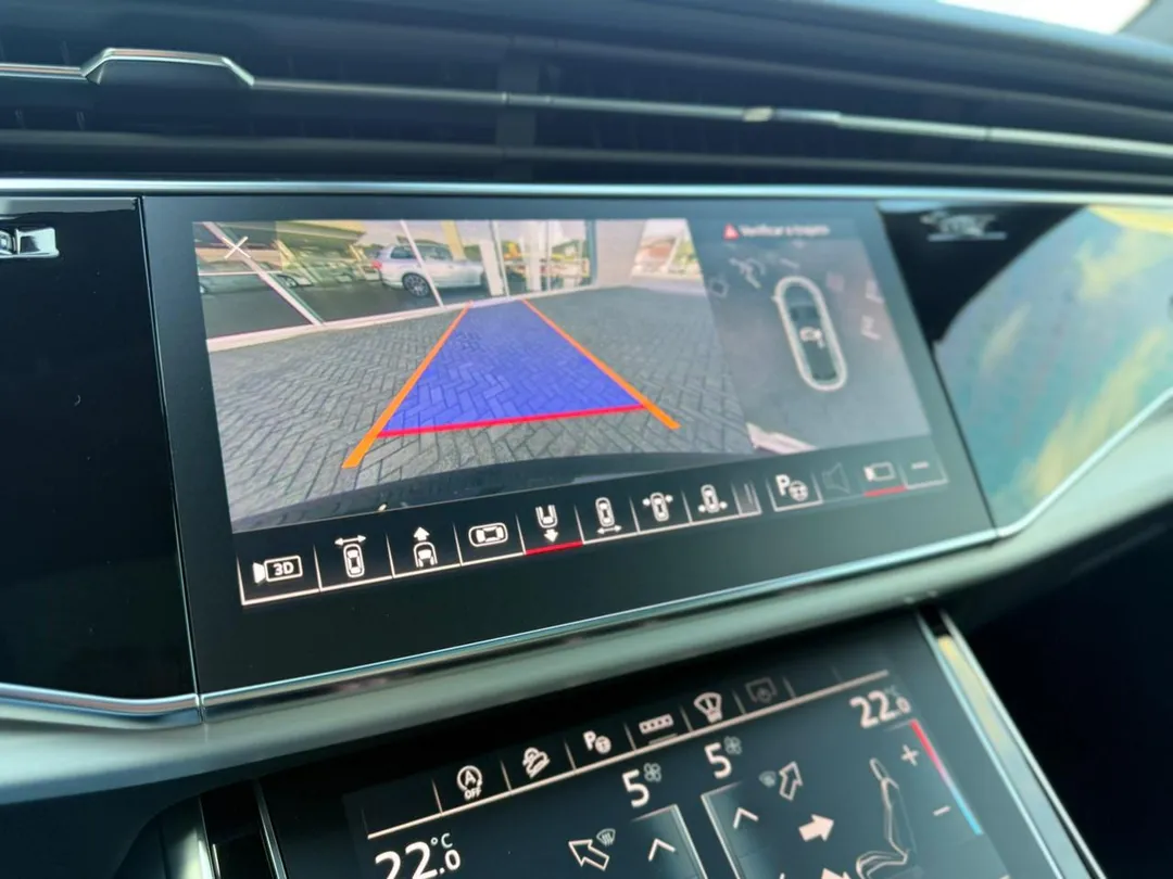 audi q8 q8 perf.black 3.0 tfsi quat. s-tr/(hib.)