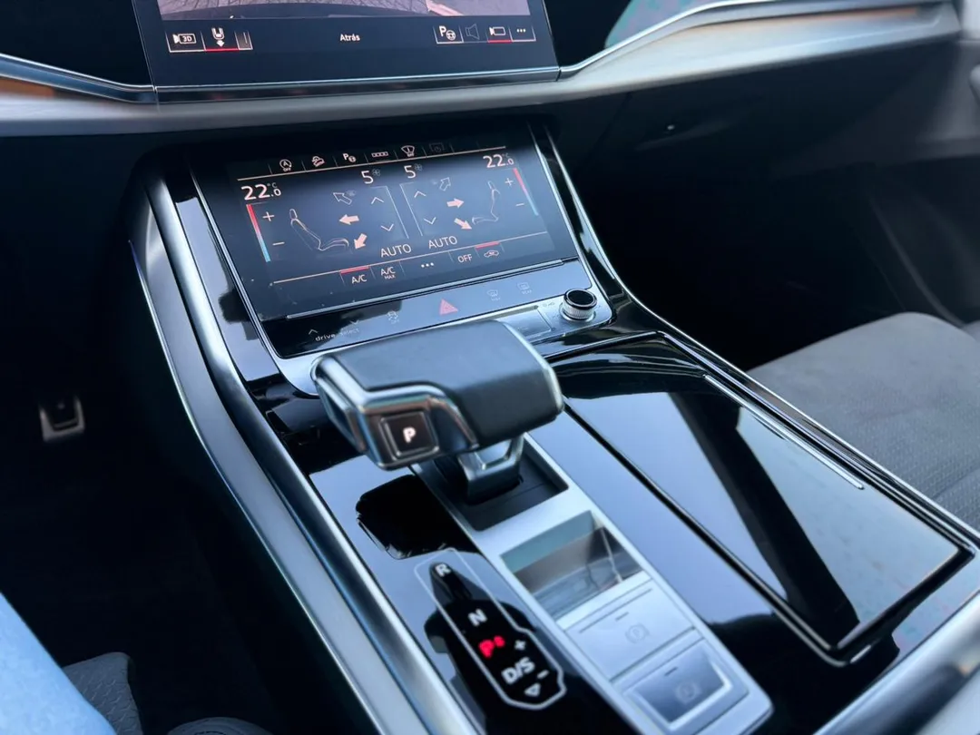 audi q8 q8 perf.black 3.0 tfsi quat. s-tr/(hib.)