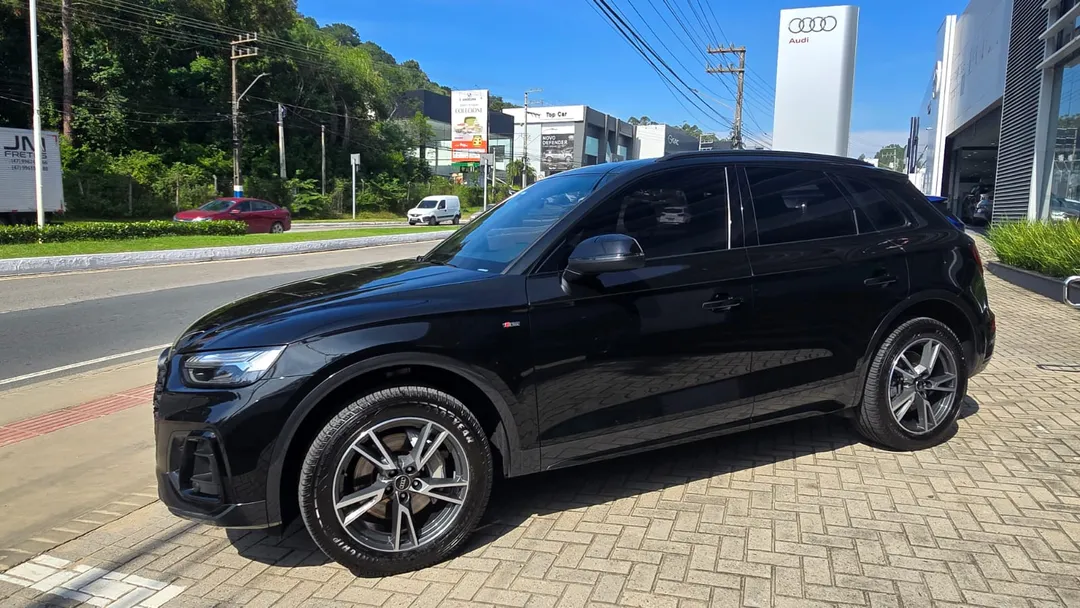 audi q5 q5 perf. black 2.0 tfsie s.tr. qt (hib.)
