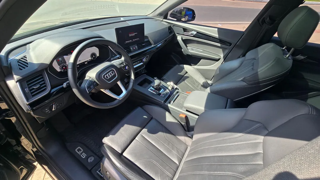 audi q5 q5 perf. black 2.0 tfsie s.tr. qt (hib.)