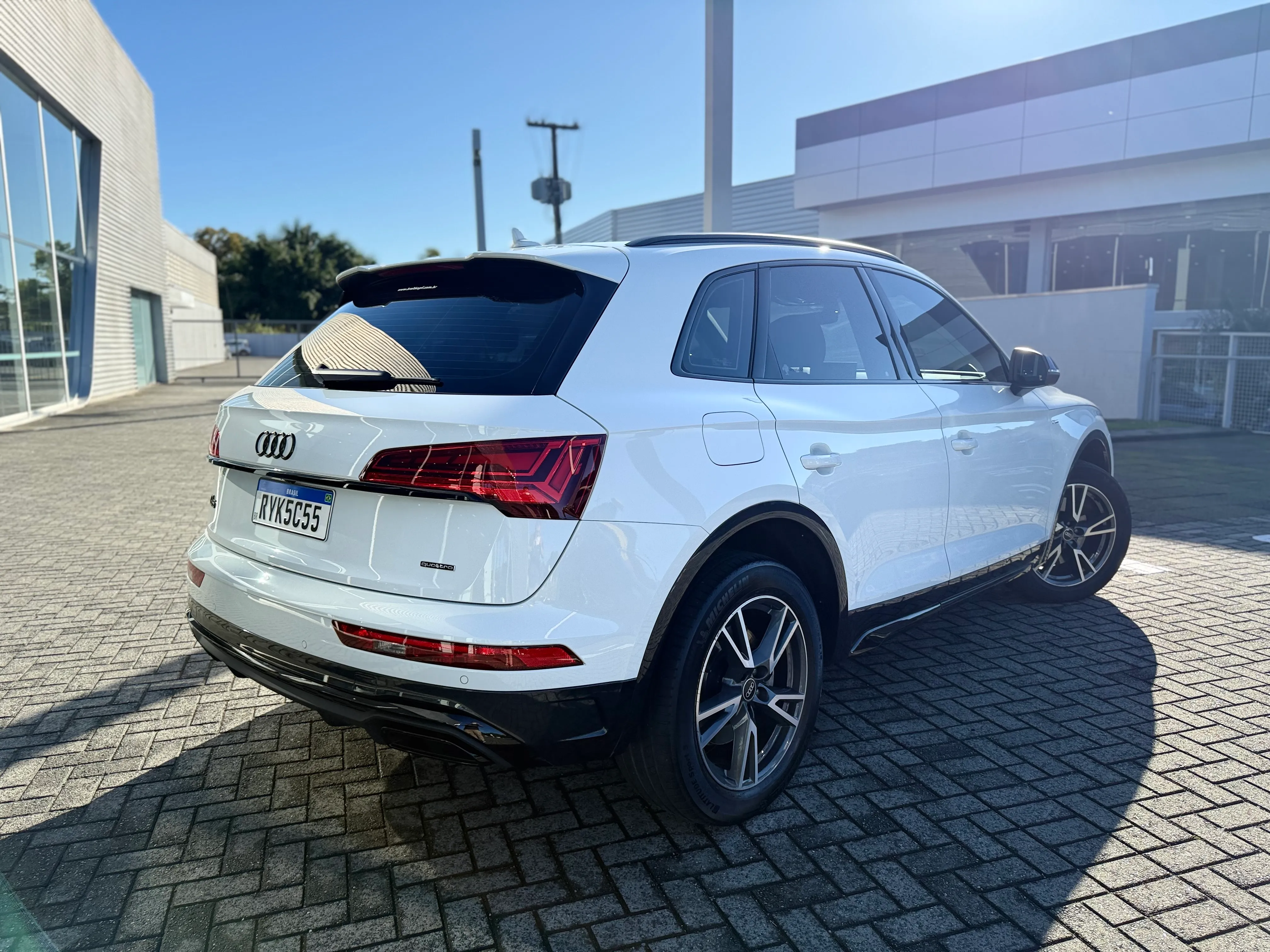 audi q5 q5 perf. black 2.0 tfsie s.tr. qt (hib.)