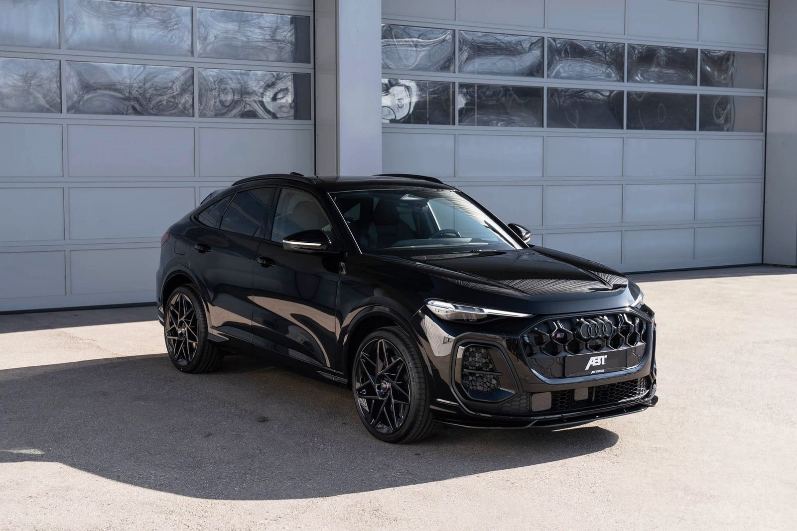 AUDI SQ5 SPORTBACK BY ABT SPORTSLINE (2026): O EQUILÍBRIO PERFEITO ENTRE ELEGÂNCIA, BRUTALIDADE E VELOCIDADE