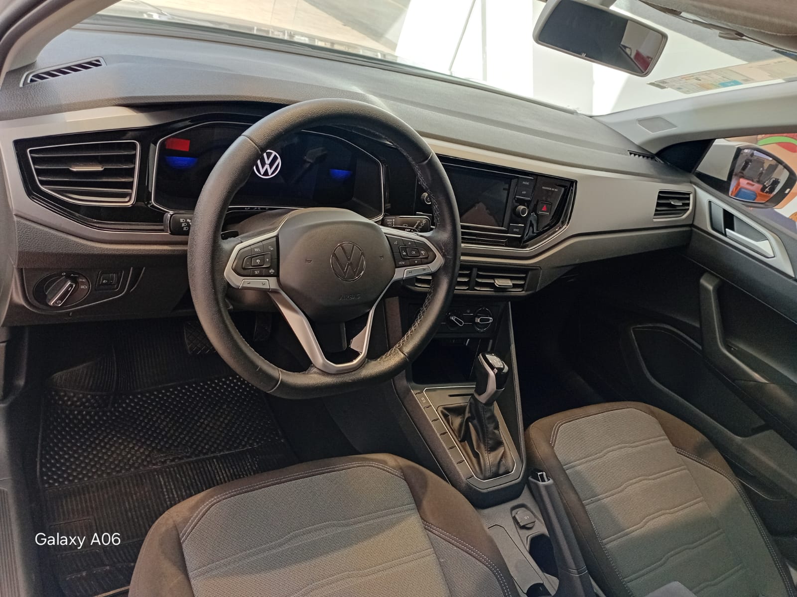 VW - Volkswagen-Nivus-Nivus Comfortline 1.0 200 TSI Flex Aut.