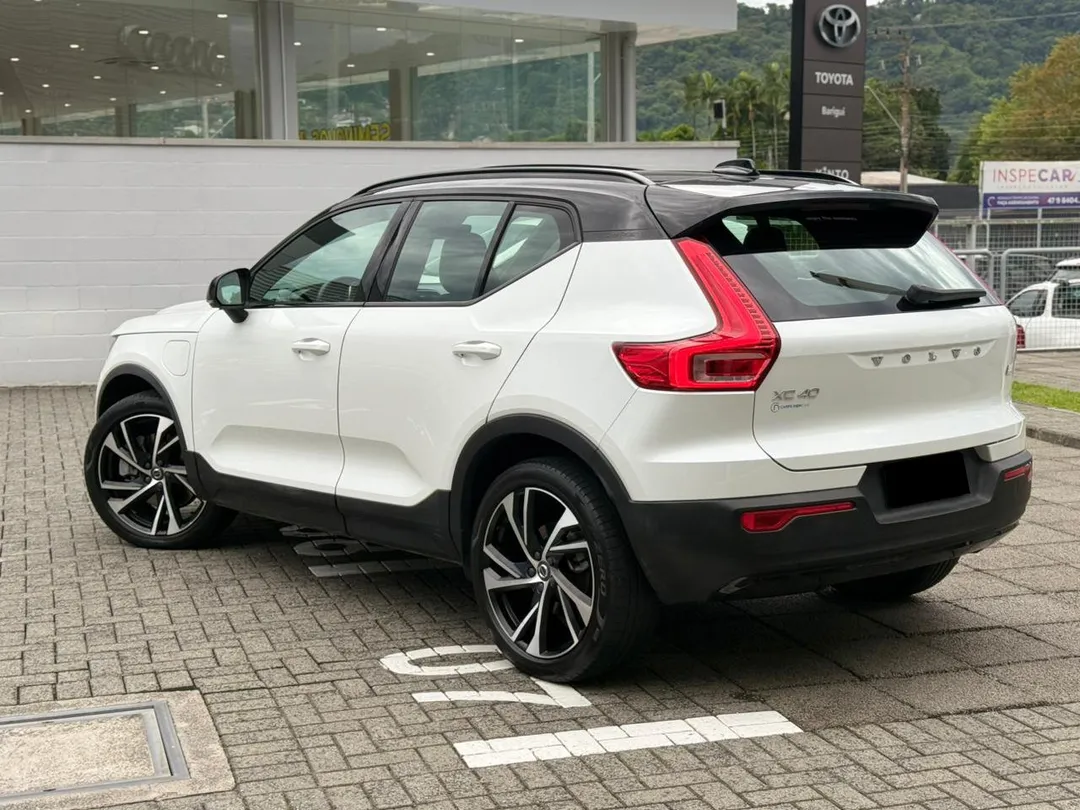 volvo xc xc 40 t-5 r-design 1.5 fwd (hibrido)