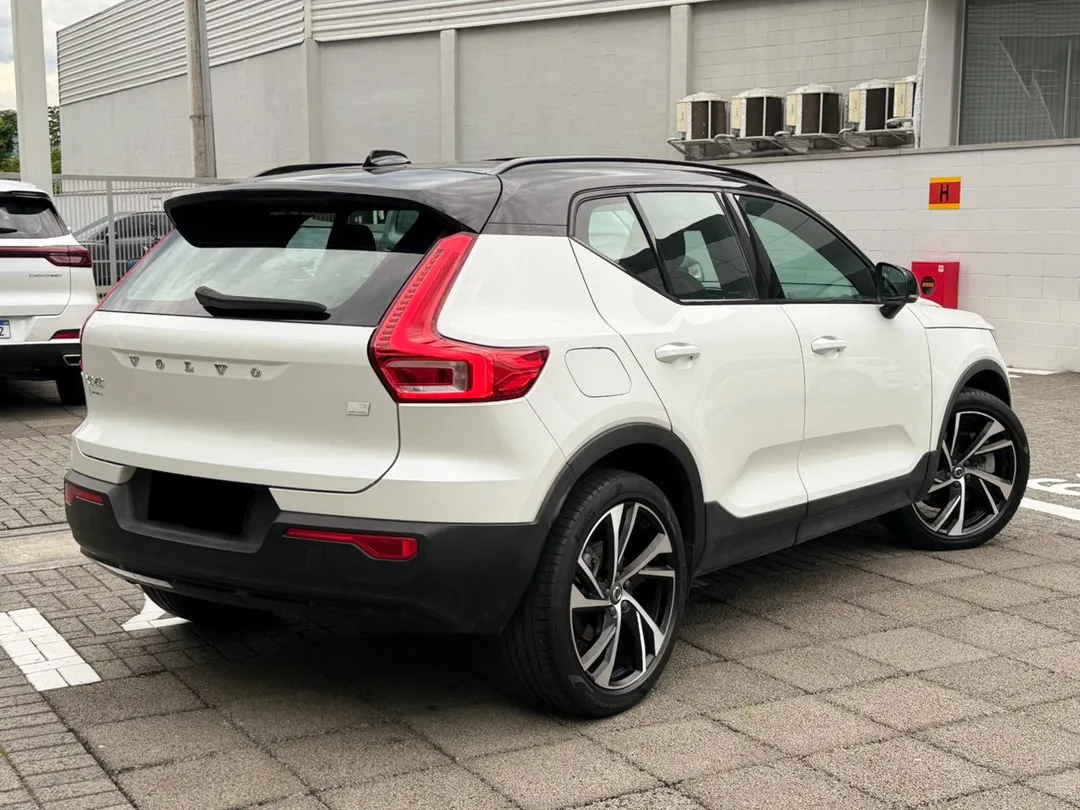 volvo xc xc 40 t-5 r-design 1.5 fwd (hibrido)