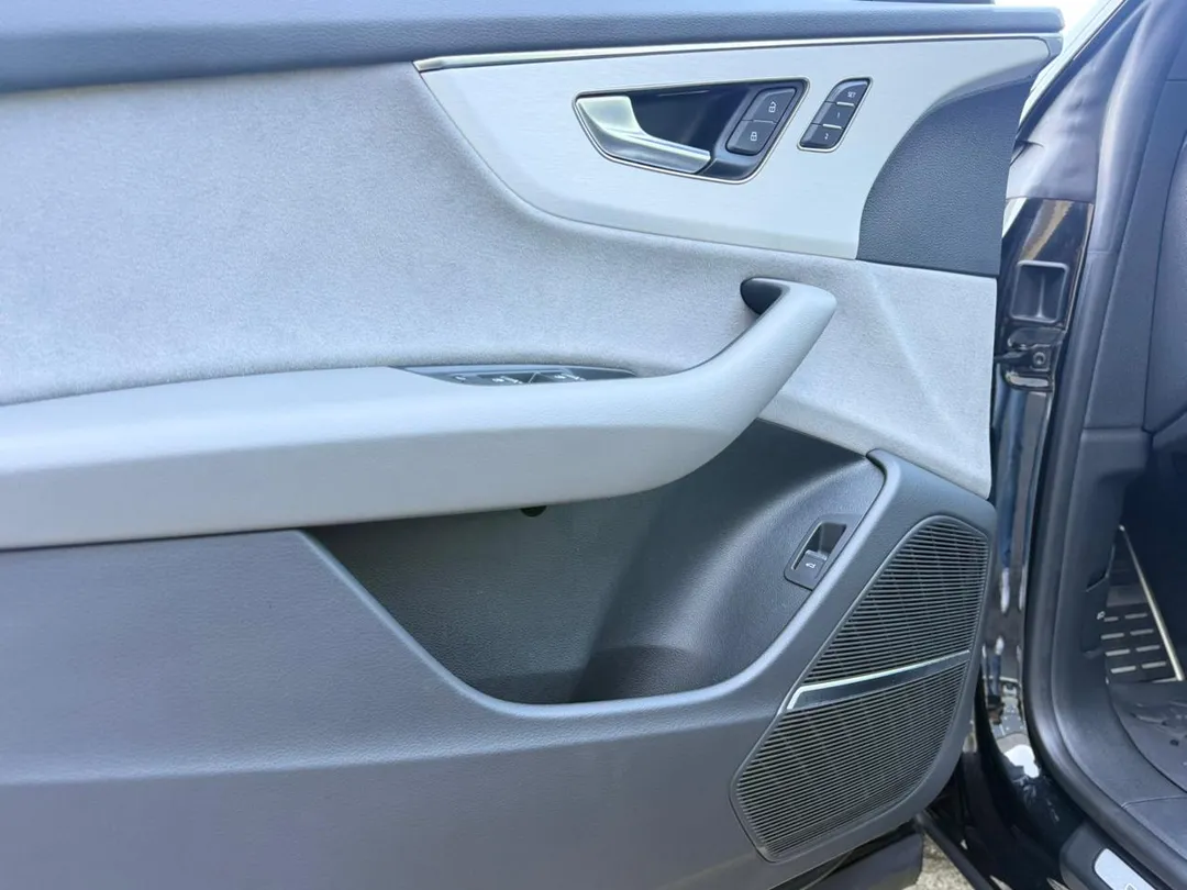 audi q8 perf.black 3.0 tfsi quat. s-tr/(hib.)