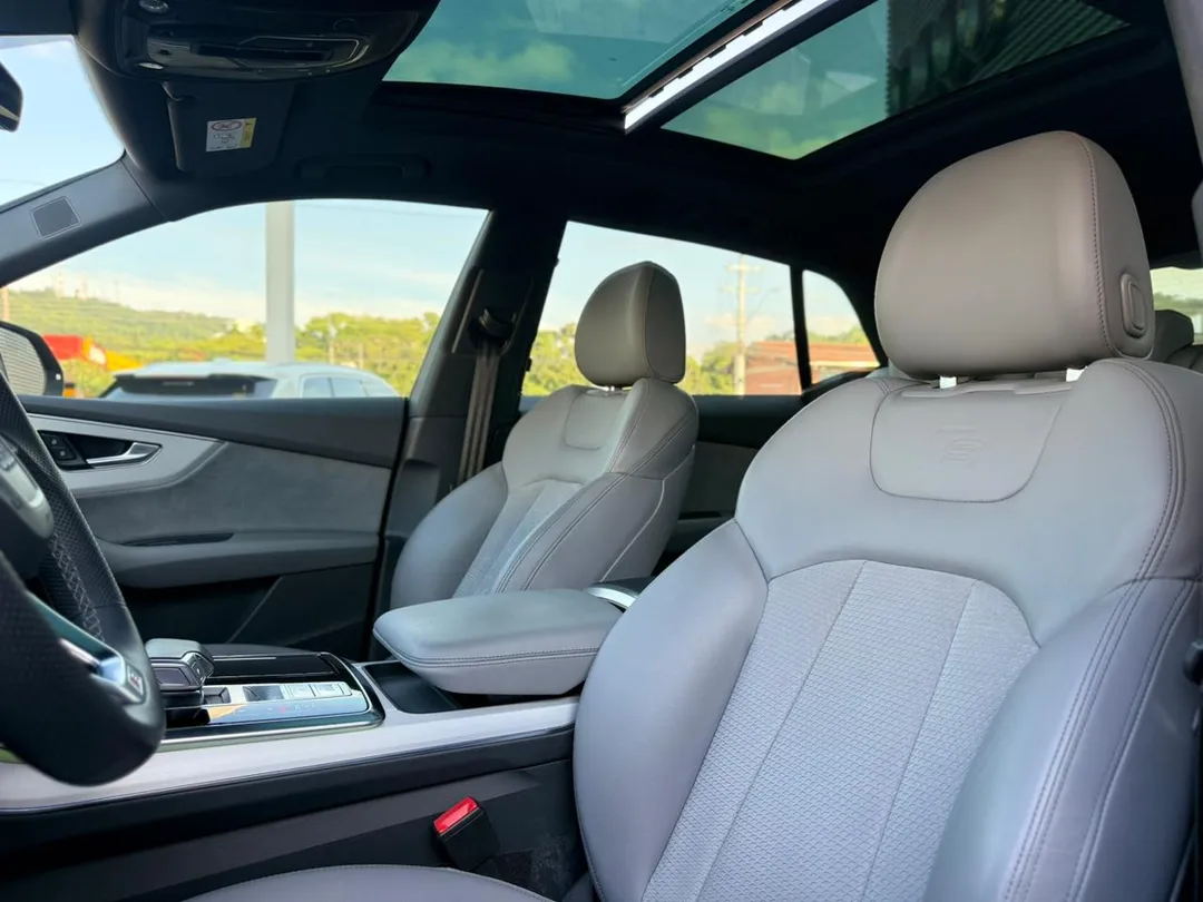 audi q8 q8 perf.black 3.0 tfsi quat. s-tr/(hib.)