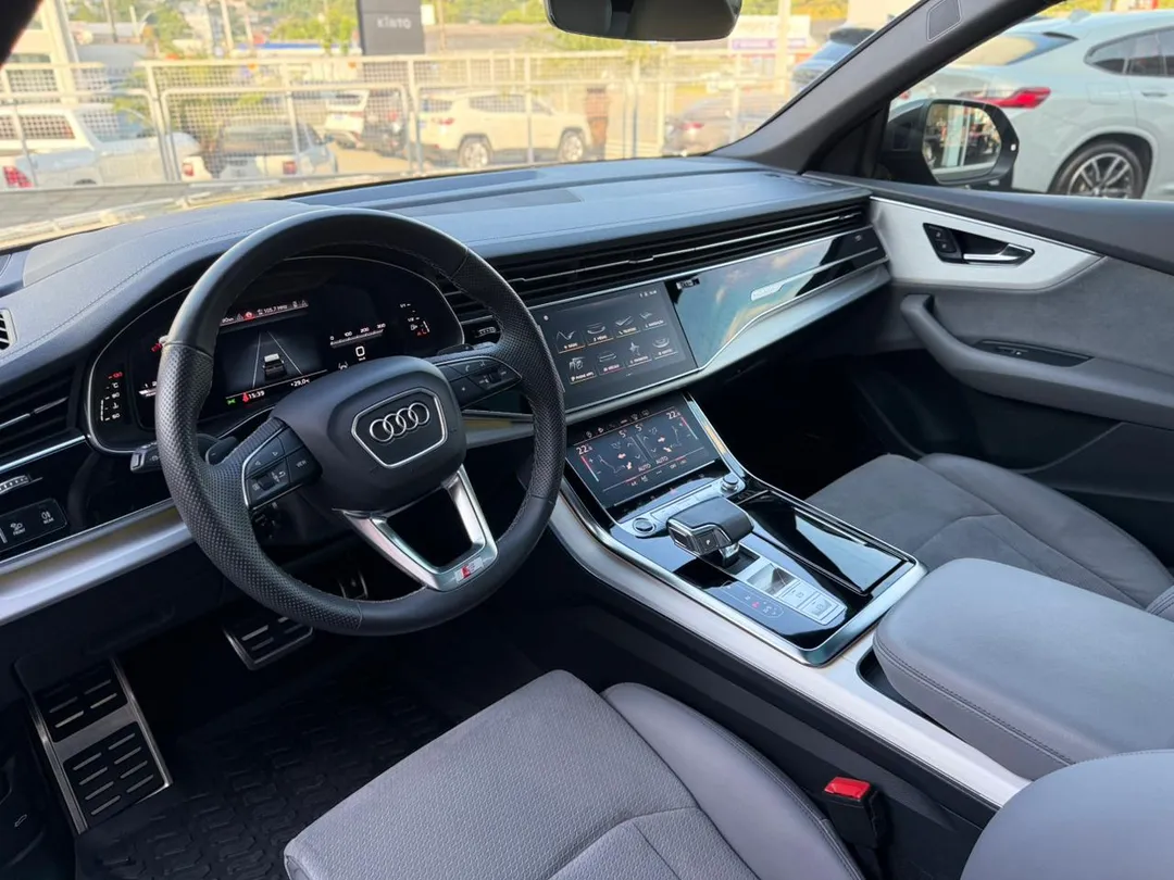 audi q8 q8 perf.black 3.0 tfsi quat. s-tr/(hib.)