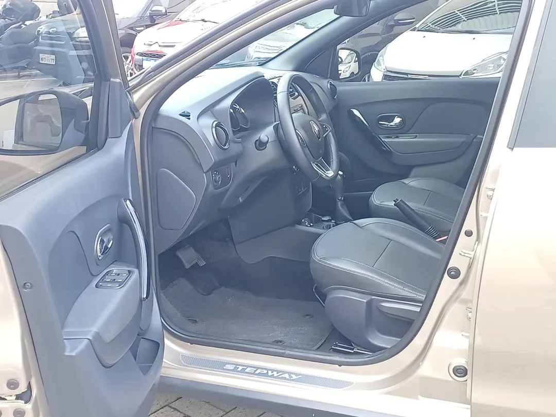 renault stepway stepway iconic flex 1.6 16v aut.