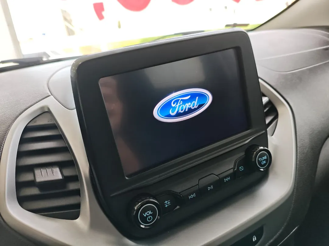 ford ka ka 1.5 sedan se plus 12v flex 4p mec.