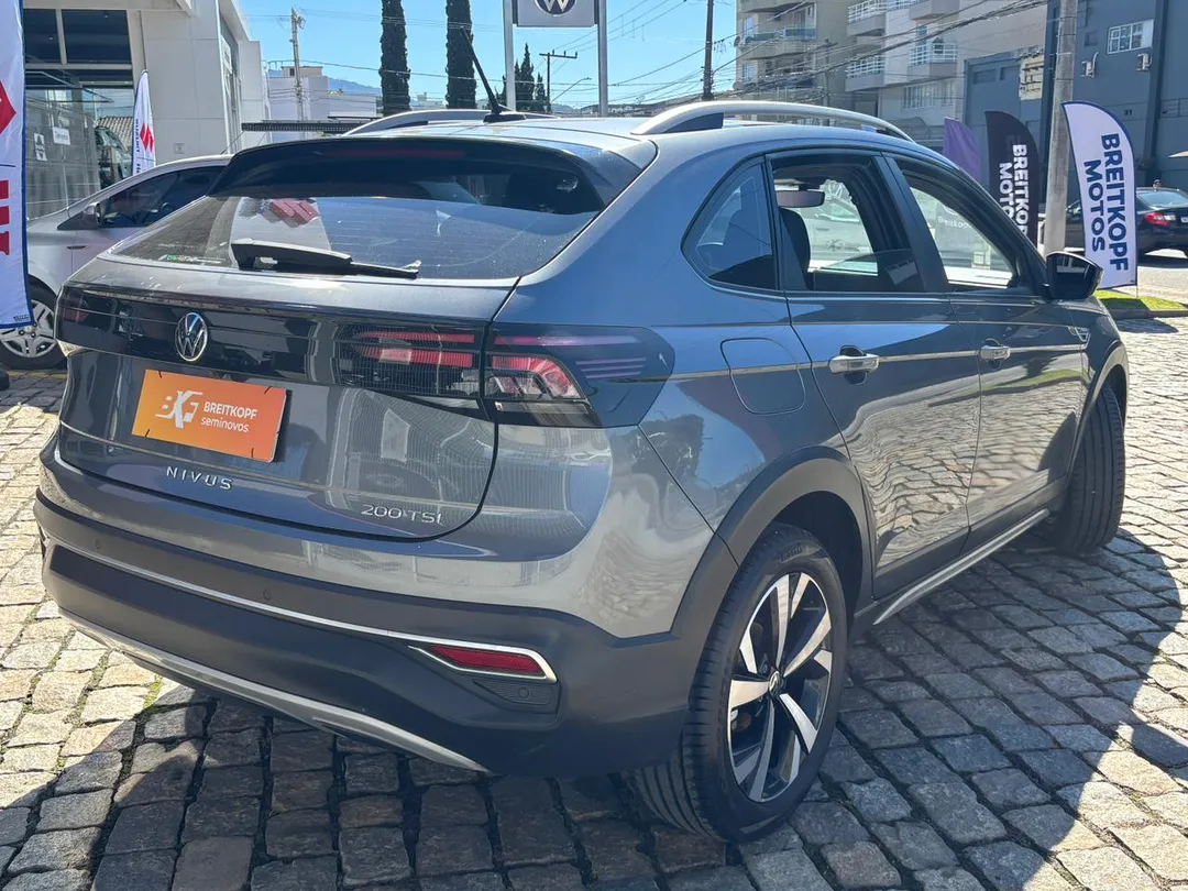 VW - Volkswagen-Nivus-Nivus Highline 1.0 200 TSI Flex Aut.
