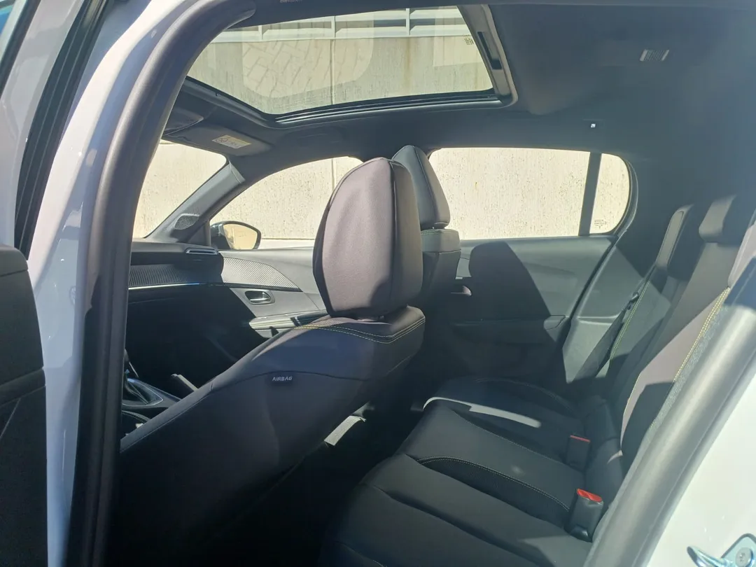 Peugeot-208-208 GT 1.0 TURBO 200 5P AUT.