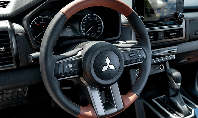 NOVO VOLANTE DE TRÊS RAIOS
