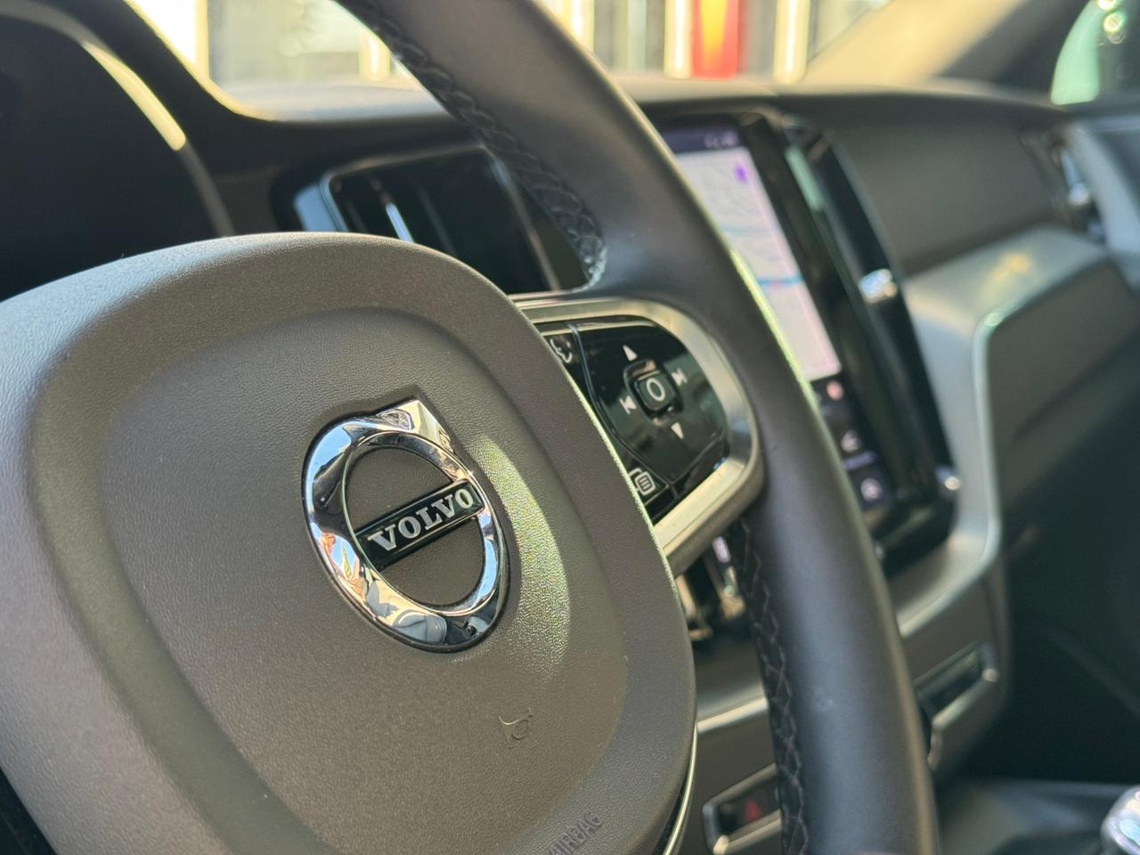 Volvo-XC 60-XC 60 T-8 Ultim.Dark 2.0 AWD (Híbrido)