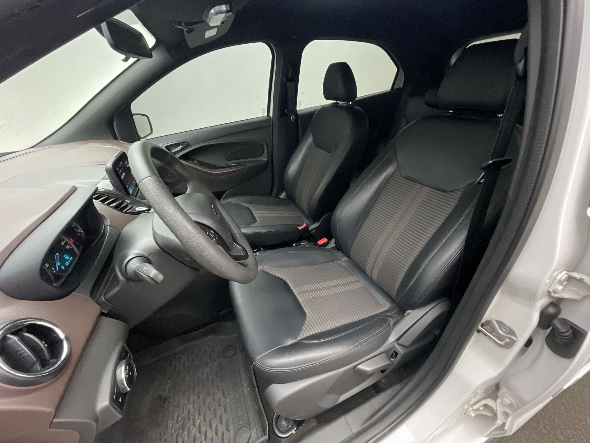 Ford-KA-Ka 1.5 FreeStyle 12V Flex 5p Mec.