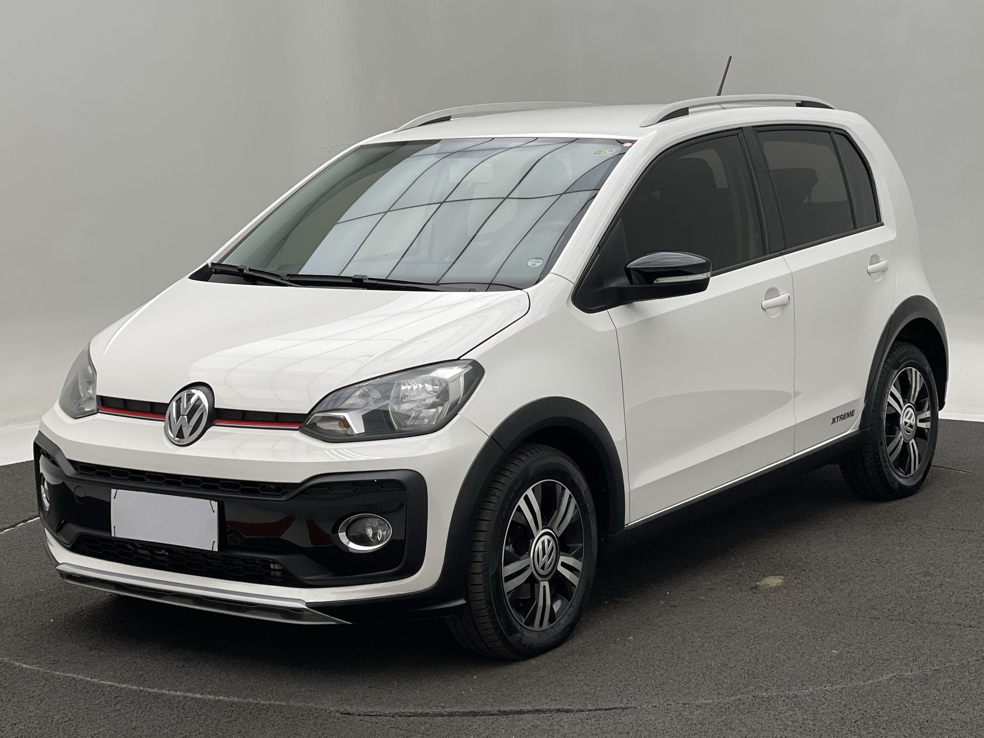 VW - Volkswagen-up!-up! Xtreme 1.0 TSI Total Flex 12V 5p